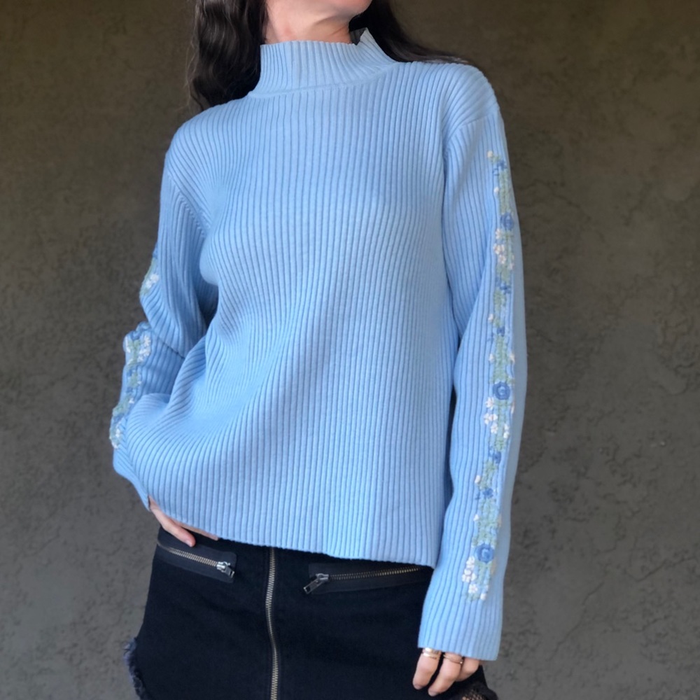 Vintage Cotton Turtle neck Rib sweater- romantic flower embroideries on sleeves - Picture 7 of 10